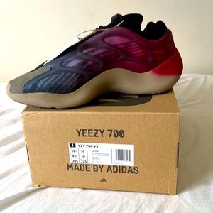 Yeezy 700 V3 Fade Carbon Size 10.5 US
